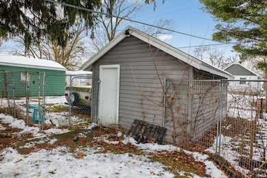 1137 Wilber St, South Bend, IN 46628 - photo 4