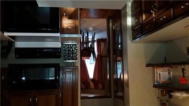 Lots of counterspace in the kitchen!