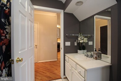 12501 Hayes Ct unit 403, Fairfax, VA 22033 - photo 7
