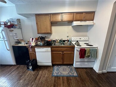 1725 Compton Rd, Cleveland, OH 44118 - photo 4