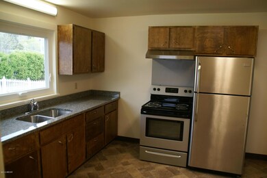 617 Hepburn St, Milton, PA 17847 - photo 5