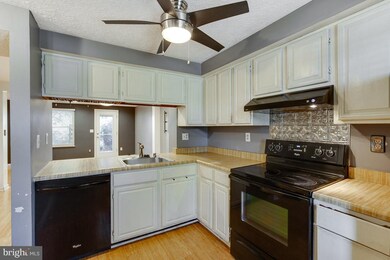 5806 Drawbridge Ct, Frederick, MD 21703 - photo 6