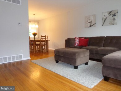 602 Haws Ln, Oreland, PA 19075 - photo 3