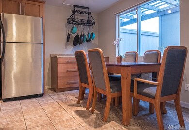 8229 212th St SW unit 303, Edmonds, WA 98026 - photo 4