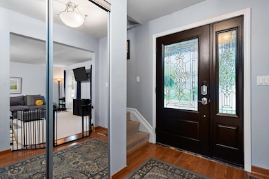 927 Queens 2-web-or-mls-DSC00858