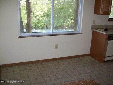 219 Sterling Cir unit 219, Bushkill, PA 18324 - photo 3