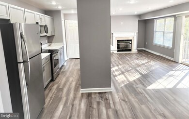 9805 Lake Pointe Ct unit 302, Upper Marlboro, MD 20774 - photo 2