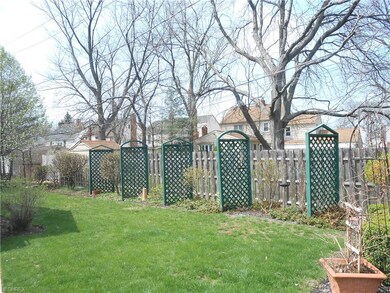 1850 Idlehurst Dr, Euclid, OH 44117 - photo 2