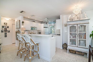 DINING/KITCHEN