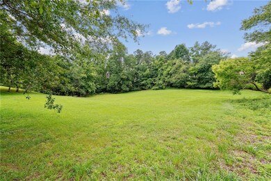 View of grassy yard