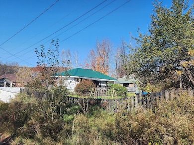 62 Verdun St, Berlin, NH 03570 - photo 5