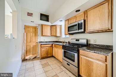 3415 W Franklin St, Baltimore, MD 21229 - photo 4