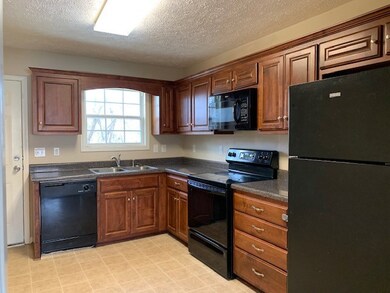 135 Hunt St, Manchester, TN 37355 - photo 5