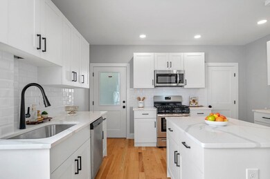 18-20 School St unit 2, Salem, MA 01970 - photo 3