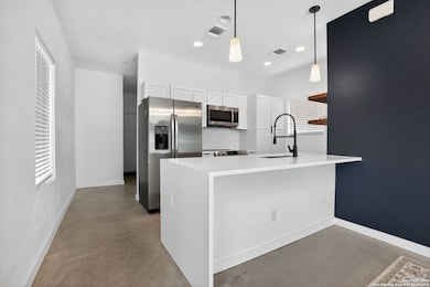 1906 E Crockett St, San Antonio, TX 78202 - photo 4