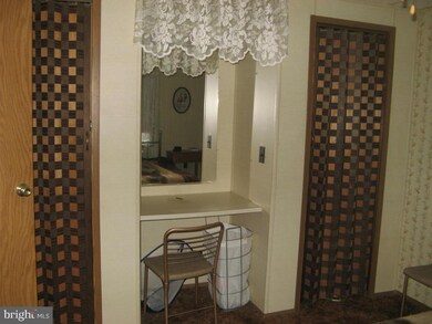 498 Chris Dr, Leola, PA 17540 - photo 5