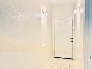 819 Fairwaycove Ln unit 102, Bradenton, FL 34212 - photo 3