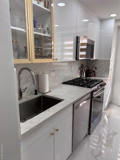 Park City Estates unit 8K, Rego Park, NY 11374 - photo 4