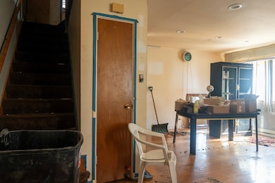 1542 W Fargo Ave unit A, Chicago, IL 60626 - photo 3