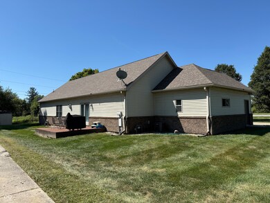 710 Candlewood Dr, Pendleton, IN 46064 - photo 2