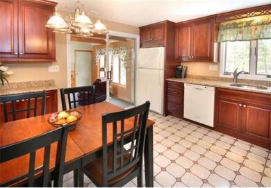 15 Lancelot Ln, North Easton, MA 02356 - photo 3