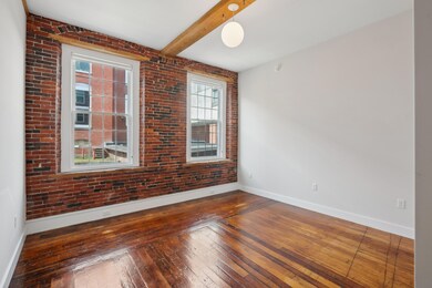 Stunning Unit 15-303
