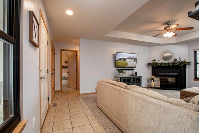 Charlie 690 W Danielle St-2