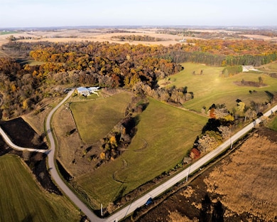 8680 Messerschmidt Dr, Verona, WI 53593 - photo 3