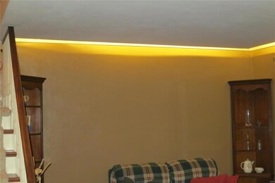 Unique ceiling light effects. Classy and beautiful.