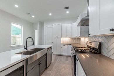 204 Marathon St unit B, Houston, TX 77018 - photo 6