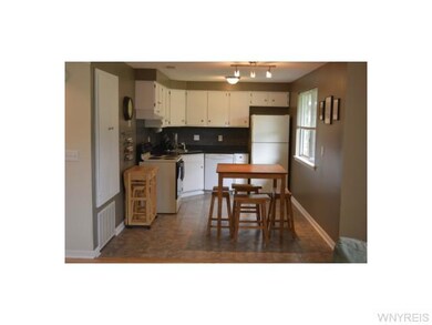 Kitchen Dining Eat-In KitchenTile Flooring