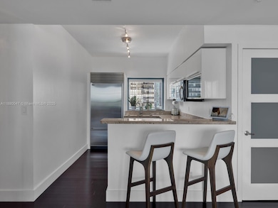 Open Kitchen with Breakfast Bar