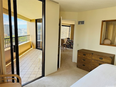 Discovery Bay Center unit 2816, Honolulu, HI 96815 - photo 6