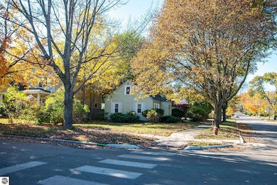 1101 Jefferson Ave, Traverse City, MI 49684 - photo 2