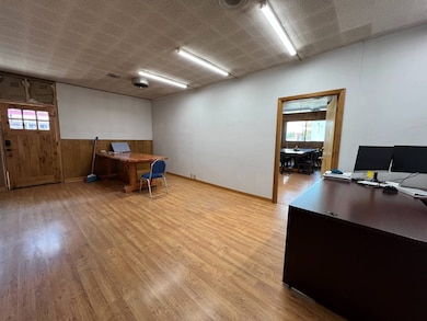 379 N Broadway Ave, Burns, OR 97720 - photo 3