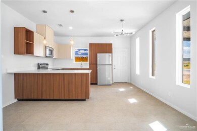 404 N Onyx Ave N unit 4, Edinburg, TX 78541 - photo 2