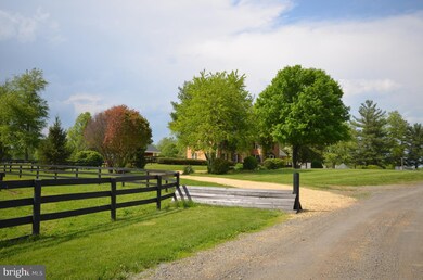 37901 Charisma Ln, Middleburg, VA 20117 - photo 2