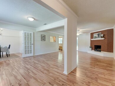 1124 Zelda Dr, Hurst, TX 76053 - photo 6