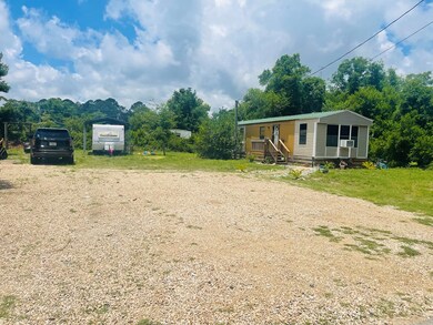 1007 NE 2nd St, Carrabelle, FL 32322 - photo 2