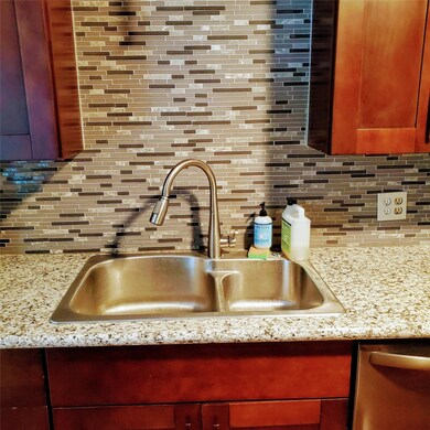 205 Mclemore Dr, Alvin, TX 77511 - photo 7