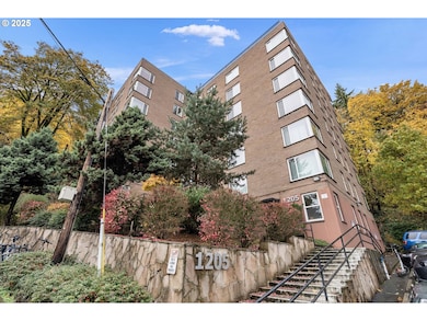 Cardinell View unit 102, Portland, OR 97201 - photo 2