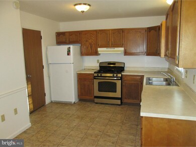 211 S 4th St, Womelsdorf, PA 19567 - photo 3