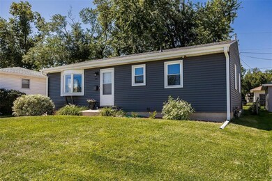 715 36th St SE, Cedar Rapids, IA 52403 - photo 4