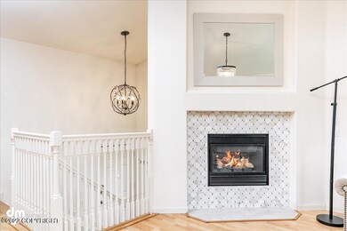 05-Living Room_MAX9738