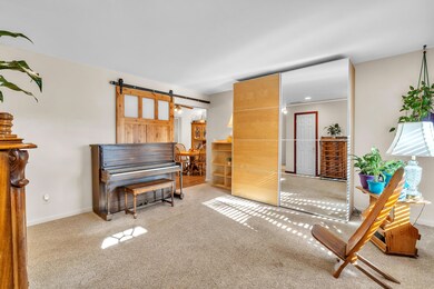 21442 Wallace Dr, Southfield, MI 48075 - photo 6