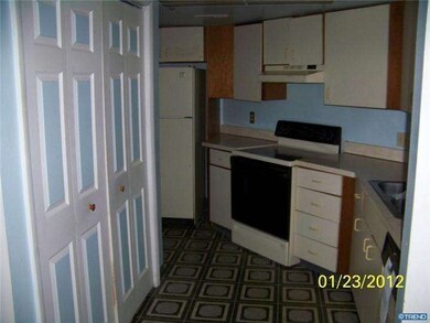 2806 Creekside Dr unit 2806, Newark, DE 19711 - photo 2