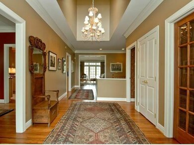 Entry/Foyer.