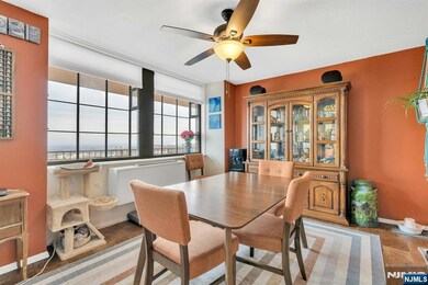 The Regency unit 17D, Fort Lee, NJ 07024 - photo 7