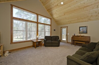 007-Living_Room-1609662-mls