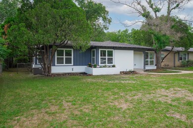 50 Shadowbrook Ln, Hurst, TX 76053 - photo 3